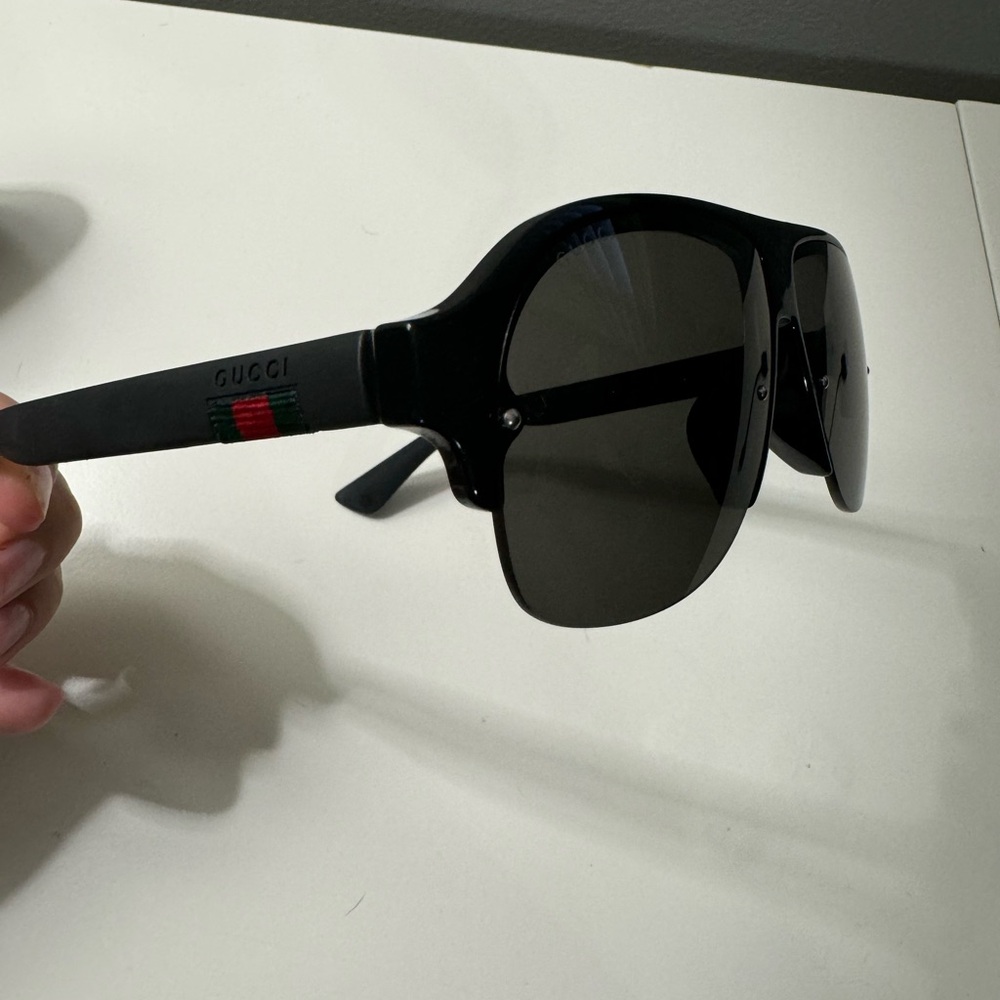 Authentic Gucci Sunglasses Aviator Style